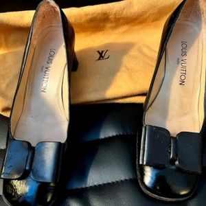 Louis Vuitton Black Flat Bow heel